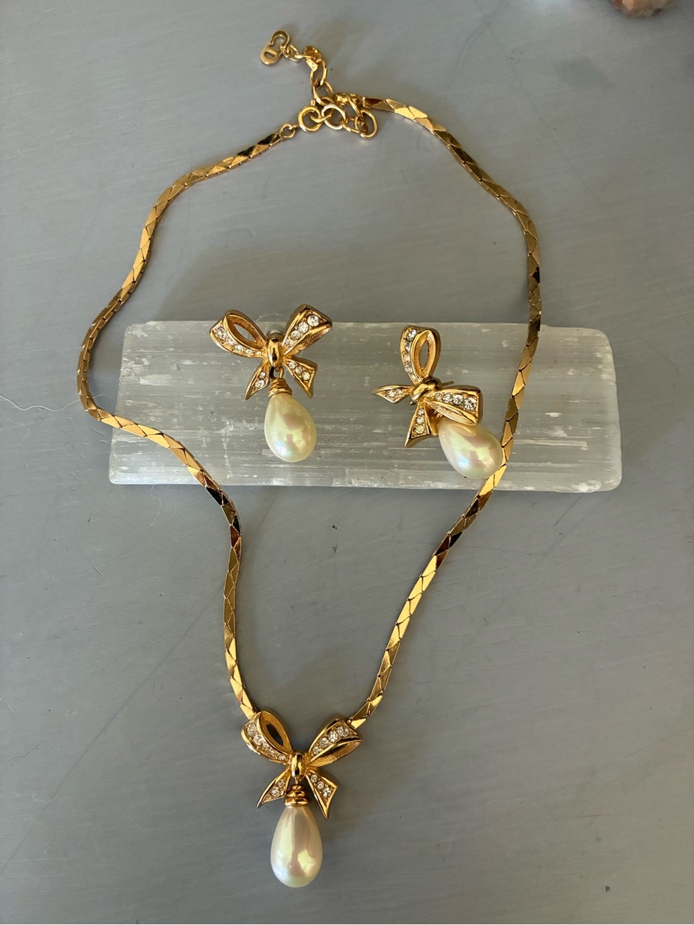Christian Dior 1980’s Gold Bow Pearl Drop Necklace & Earrings Set vintage